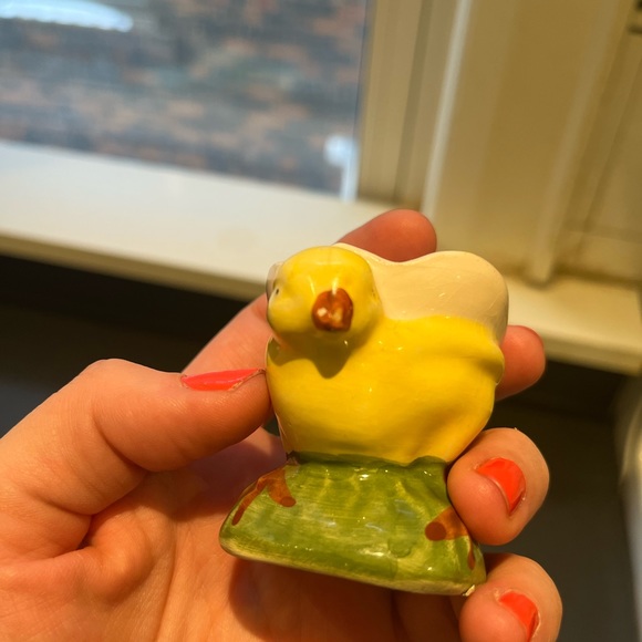 Vintage Easter Chicks, Shakers and Egg Cups - Picture 14 of 16